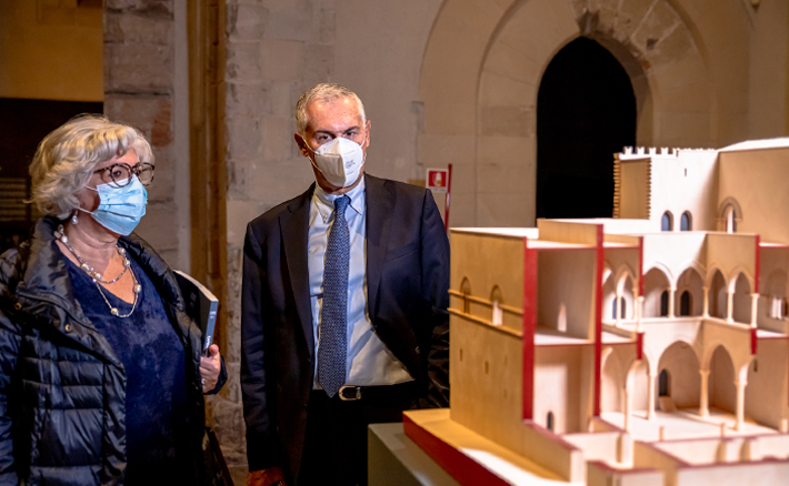 Inaugurato allo Steri il nuovo allestimento nella Sala delle Armi: “I Chiaromonte, l’Hosterium Magnum e il ritorno dei reperti archeologici dal Museo Salinas al Palazzo”