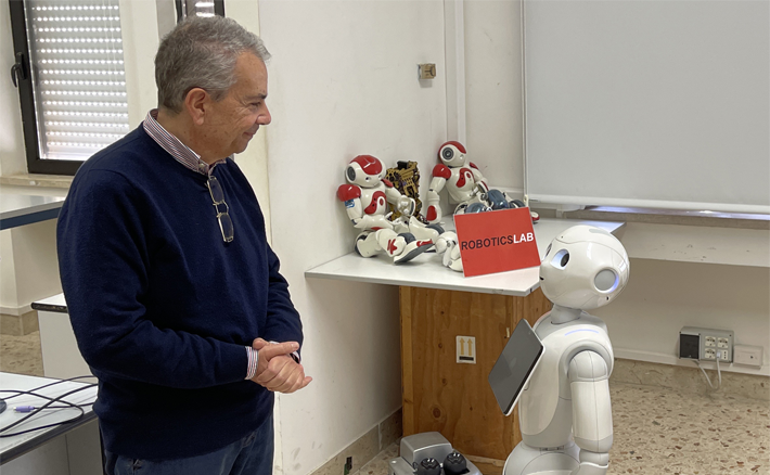 Pubblicato su iScience lo studio dei ricercatori del RoboticsLab UniPa sul primo robot che pensa ad alta voce